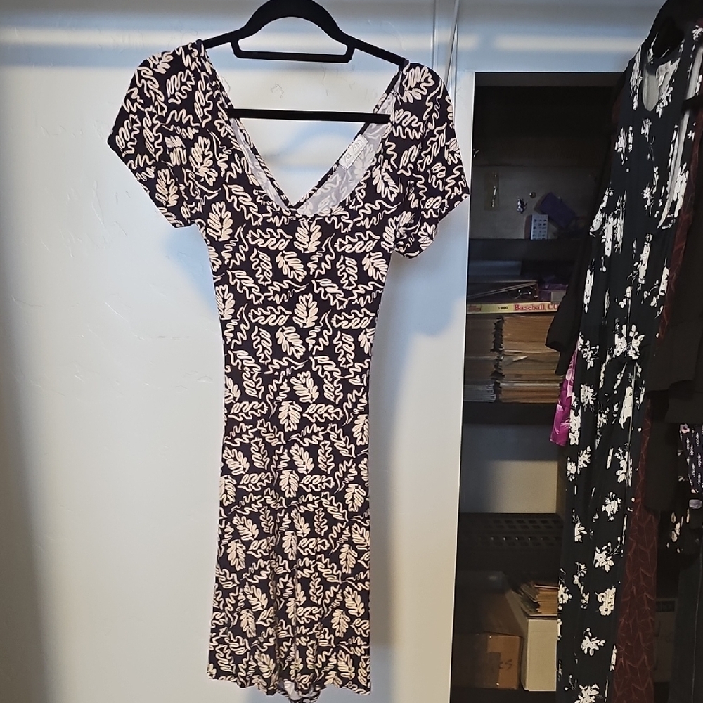 Black and White Fit and Flare Midi Dress with Flutter Sleeves